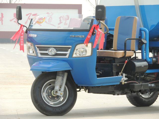 三轮吸粪车6