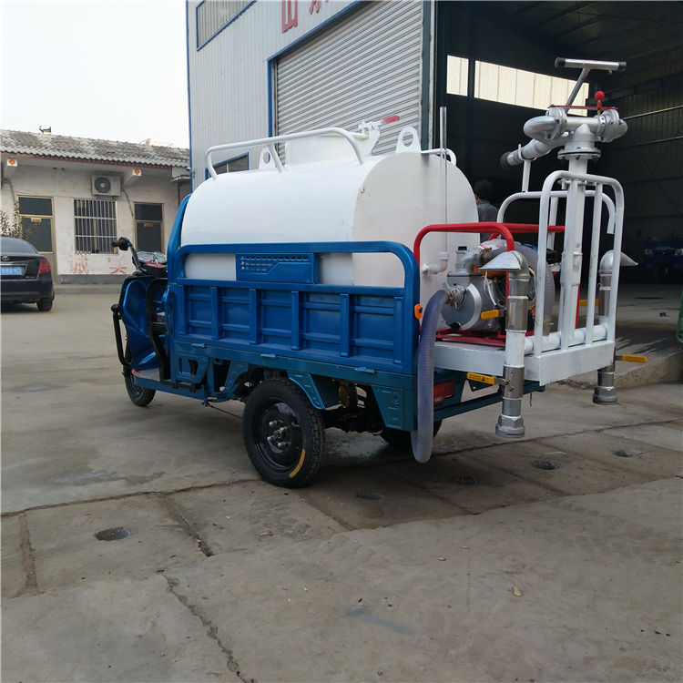 电动洒水车