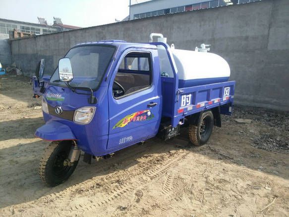 三轮吸粪车2