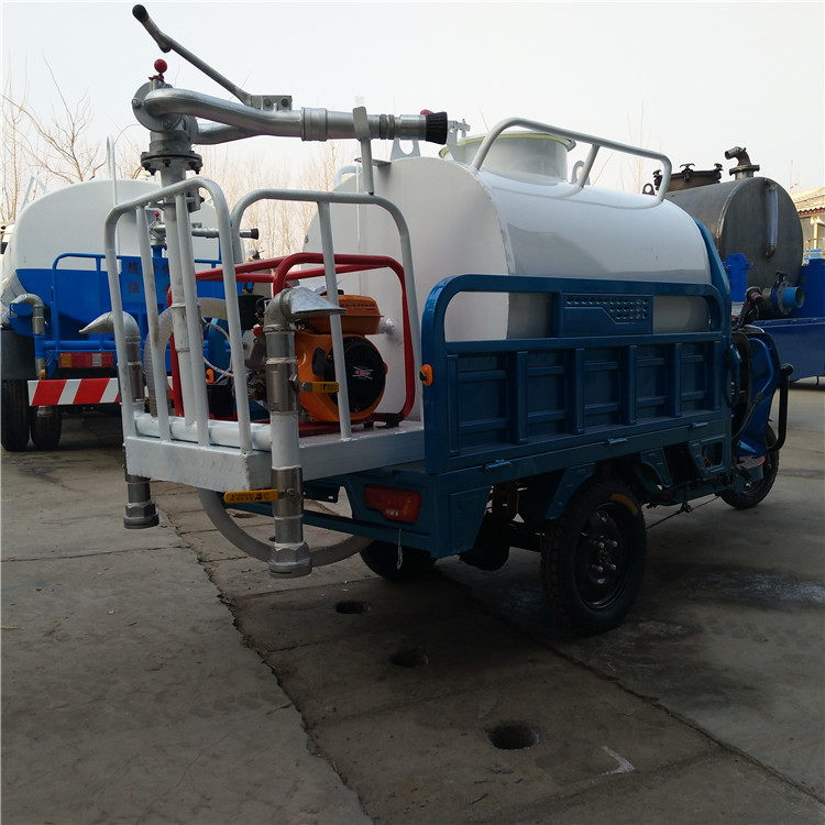 电动洒水车