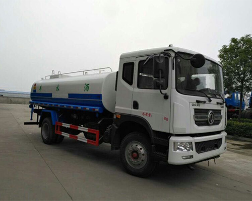 洒水车