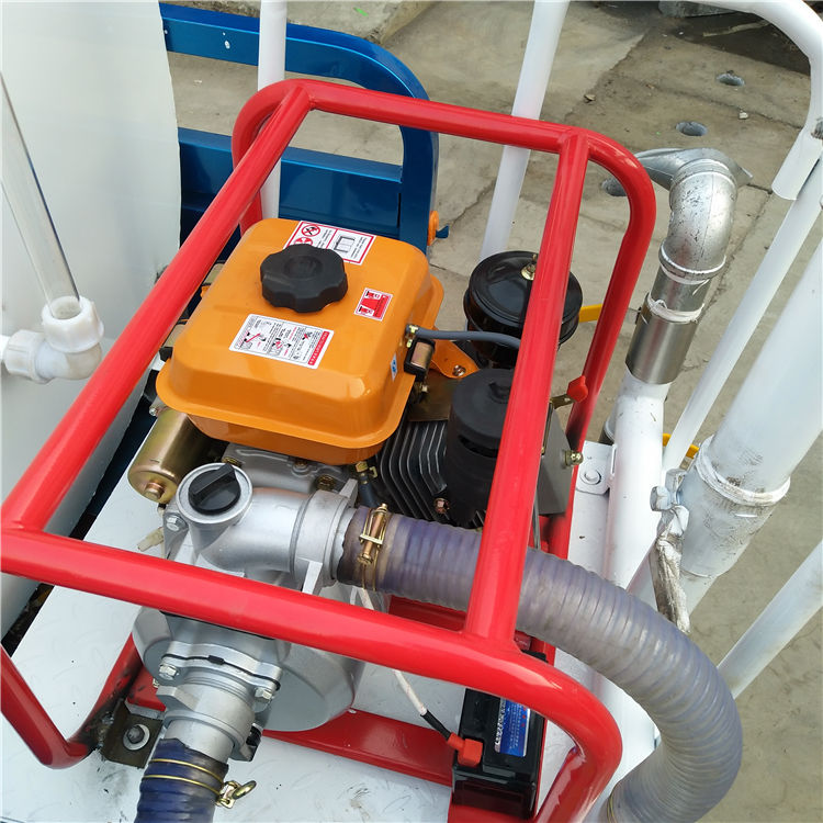 电动洒水车